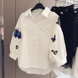 Blusa holgada de manga larga con bordado de mariposa para mujer, camisa blanca con botones, talla grande