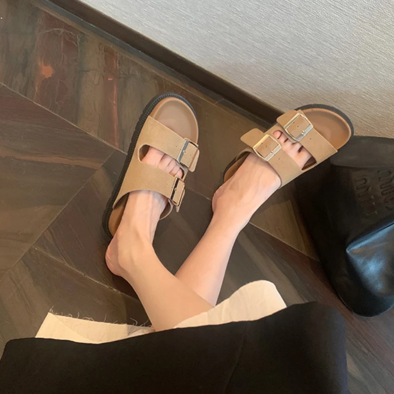 المرأة بو الجلد المدبوغ نعال مسطحة طبقتين مشبك قابل للتعديل المطاط لينة وحيد عدم الانزلاق الصنادل الشاطئ المفتوحة تو الشرائح Sandalias جديد