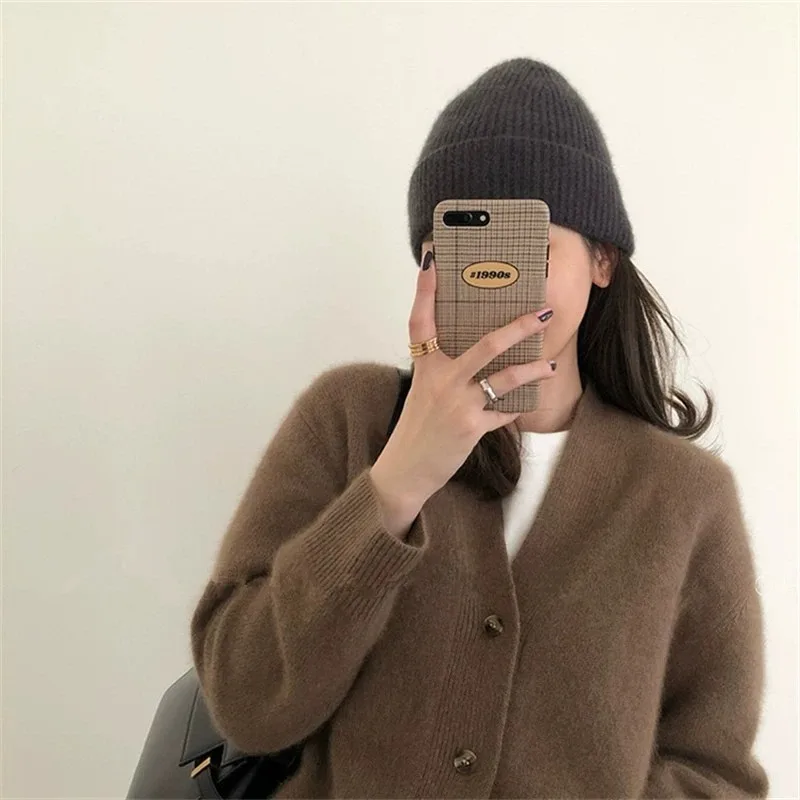 

2023 autumn and winter new cashmere V-neck knit coat senior sense fold wear woolen sweater women loose cardigan