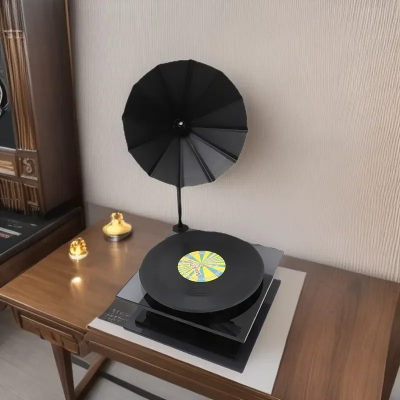 Nordic minimalist light luxury crystal phonograph model house home living room desktop hotel soft decoration metal ornament