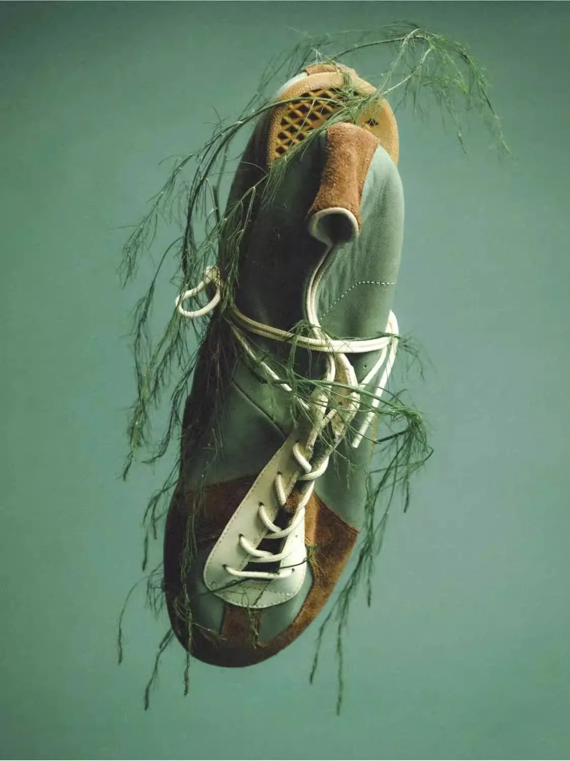 

2026 Unisex German-Style Training Sneakers Couple's Shoes with Full-Grain Leather and Suede Overlay Soft Sole Flat Design