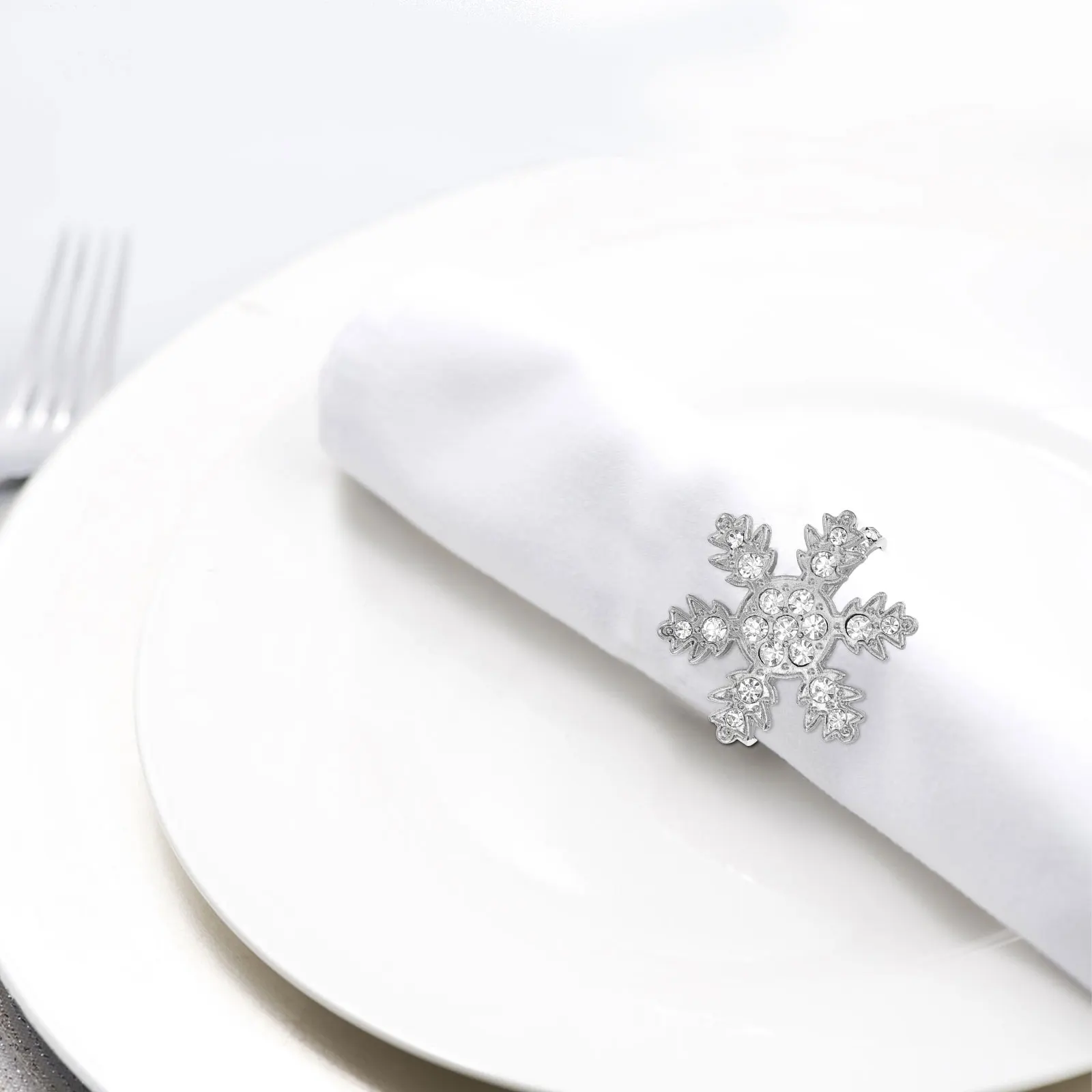 

4Pcs Snowflake Napkin Rings Premium Crafted Festive Table Accessory for Holiday Dinner Wedding Decoration Christmas Decorations