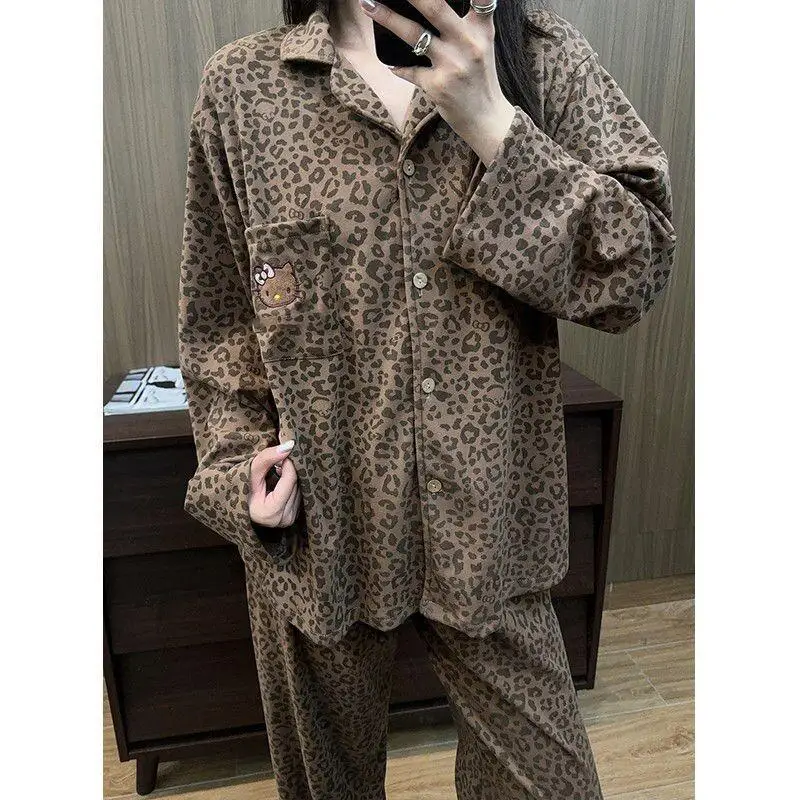 

Пижама Sanrio Hello Kitty с леопардовым принтом, флисовая, женская, для дома, осенне-зимняя, на флисовой подкладке, утолщенная, теплая, популярная, трендовая, ночная одежда