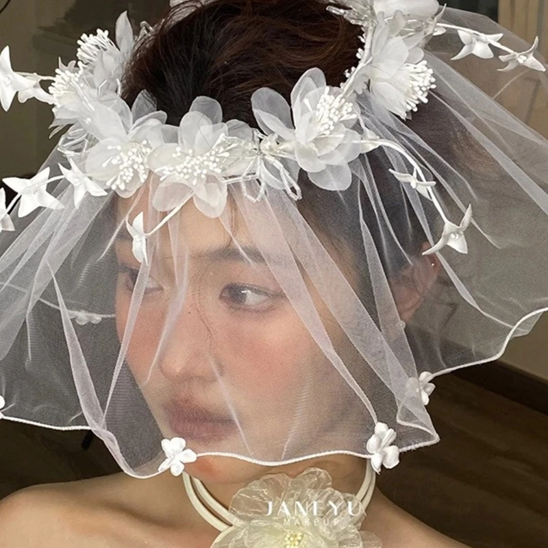 Delicate Bride Veil Face Cover Tulles Bachelorettes Party Wedding Veil with Realistic Flower Hairband for Taking Photo