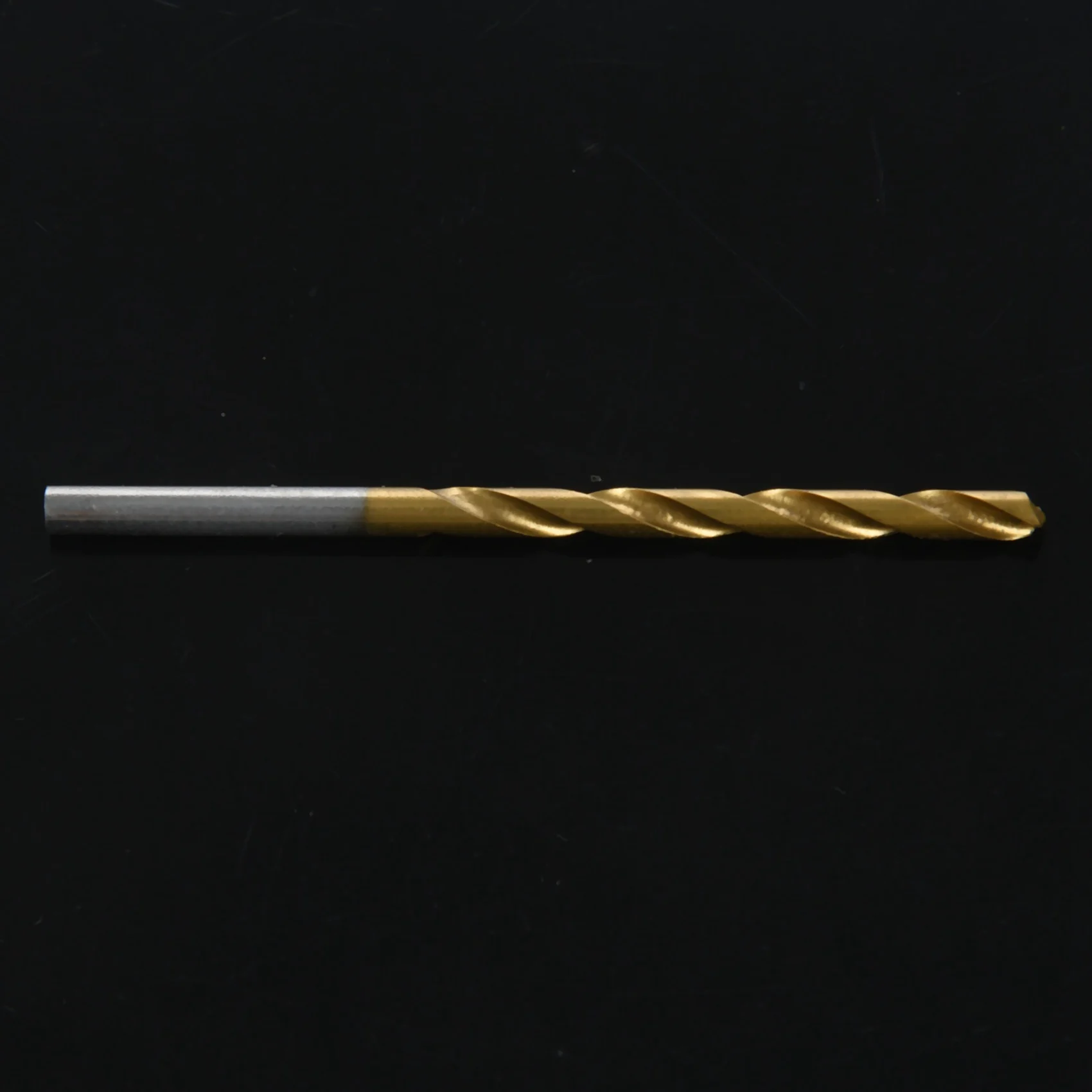 

Набор сверл из быстрорежущей стали с титановым покрытием SYW-150, 150 шт., 1/1.5/2/2.5/3 мм