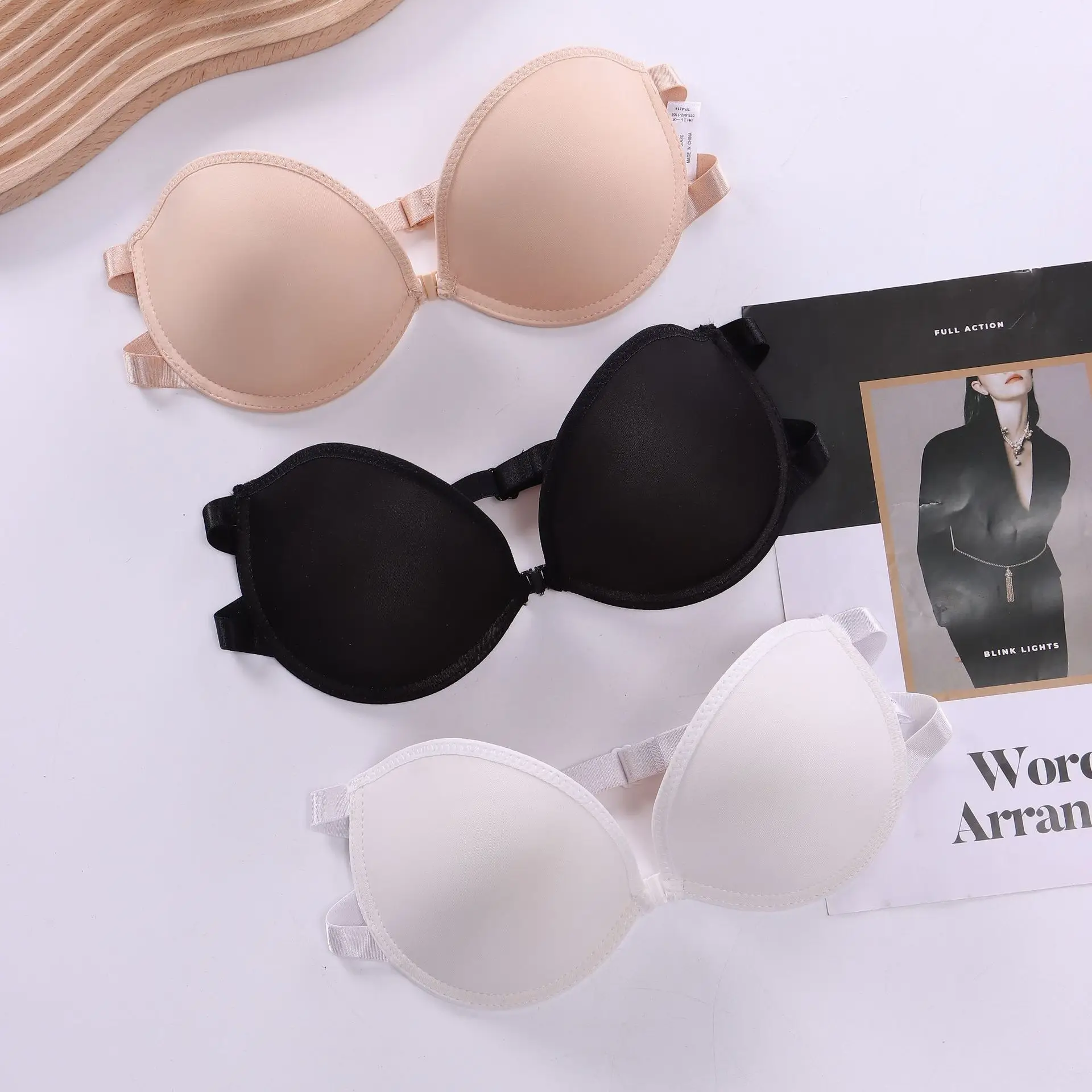 

Jackfruit front buckle glossy small chest gathering non-slip underwear adjustment bra invisible comfort strapless bra