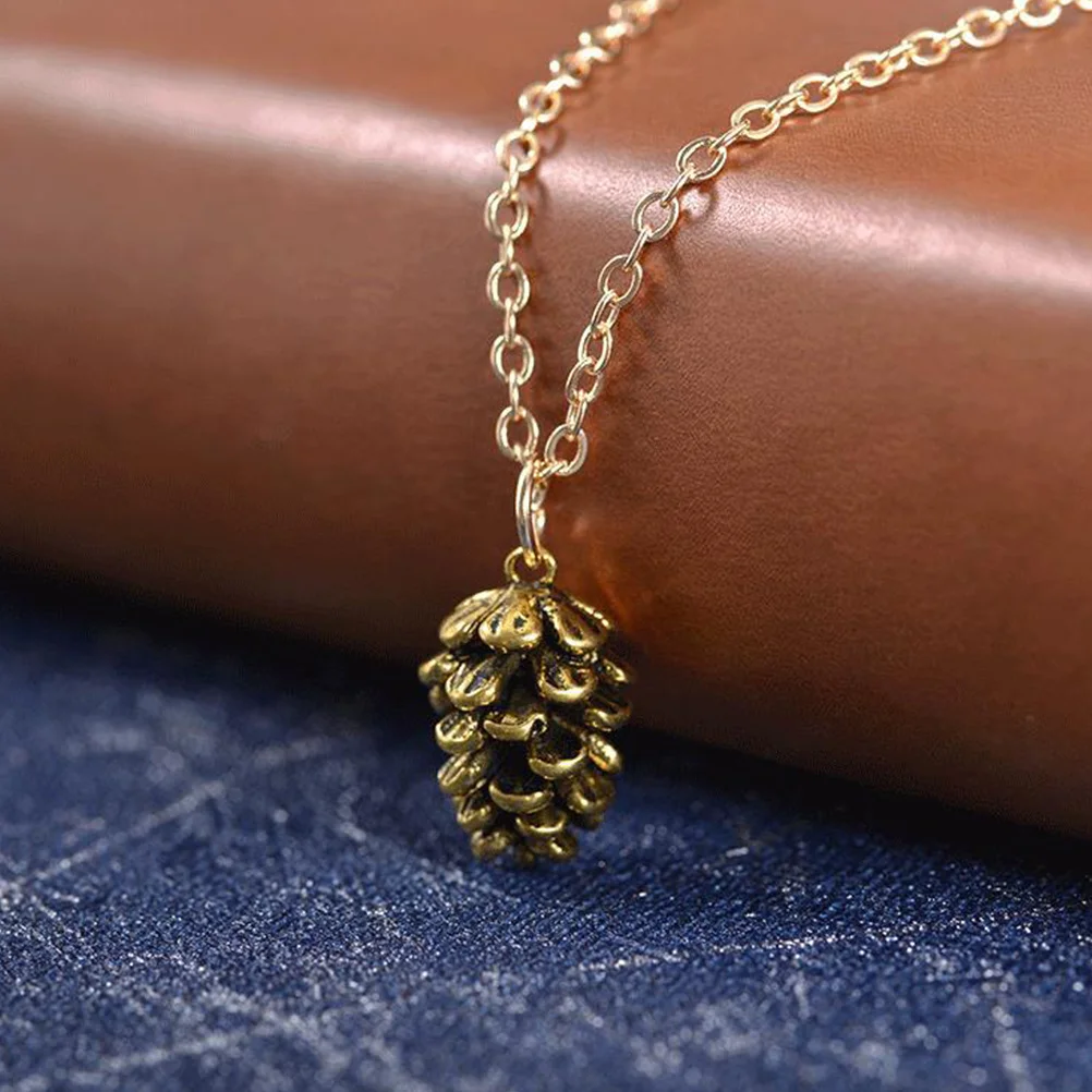 

5Pcs Adorable Neck Decoration Pine Cone Necklace Clavicle Accessory Christmas Party Christmas Pine Cone Necklace