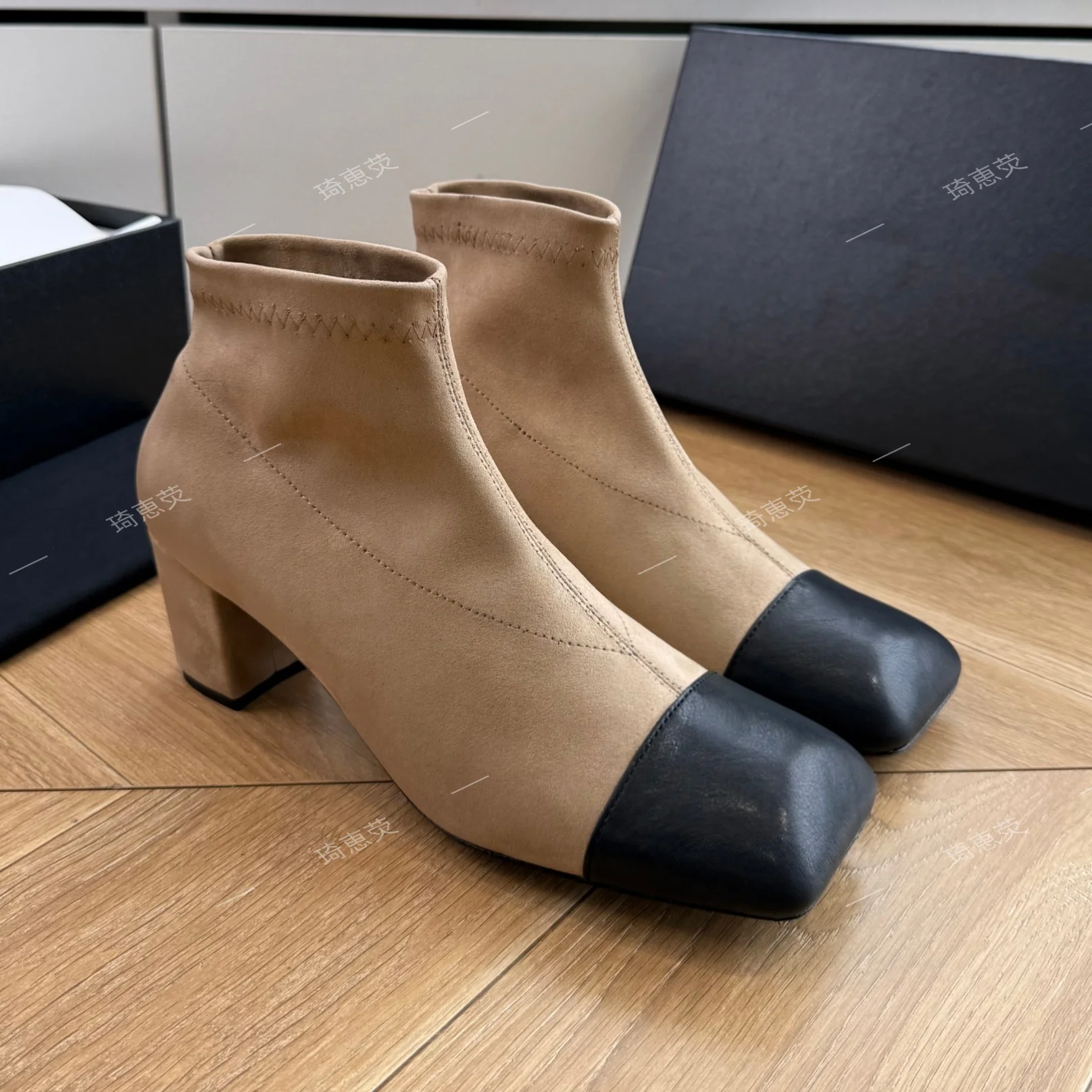 Early Winter New Arrival Retro Niche-Chic Fashion Boots 2026 Winter Dlim-Fit Boots Versatile Mini Ankle Boots Sapato Feminino