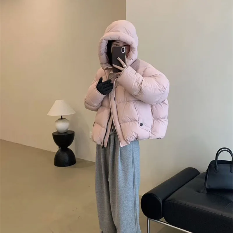 Piumino invernale da donna caldo 2025 Nuovo design alla moda Senso Piumino d'anatra bianco con cappuccio Piumino da donna stile corto H650