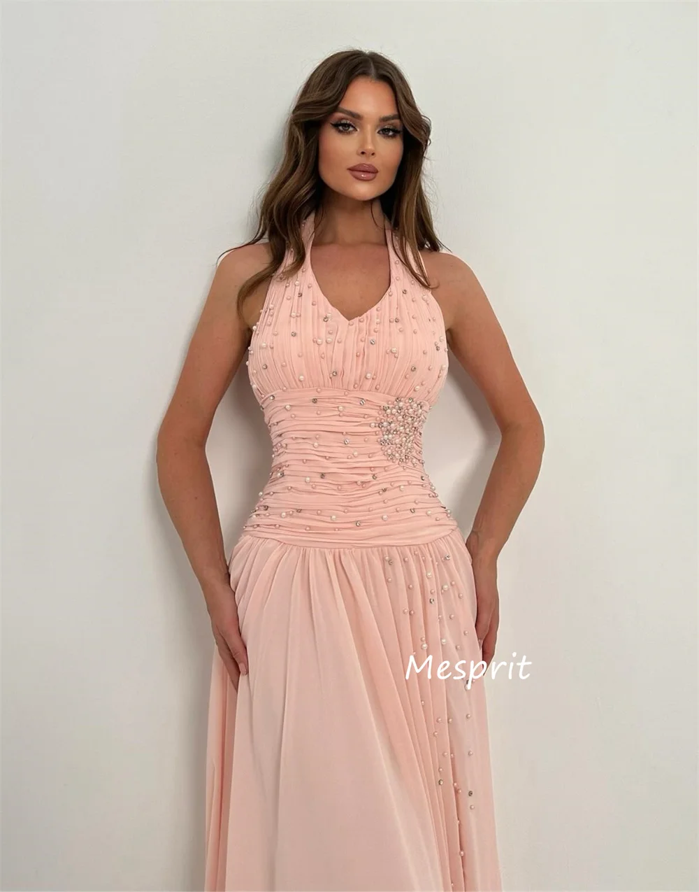 Customized Fashion Chiffon Pleat Sequined A-line Halter Long Dresses Bespoke Occasion Party Matching Exquisite