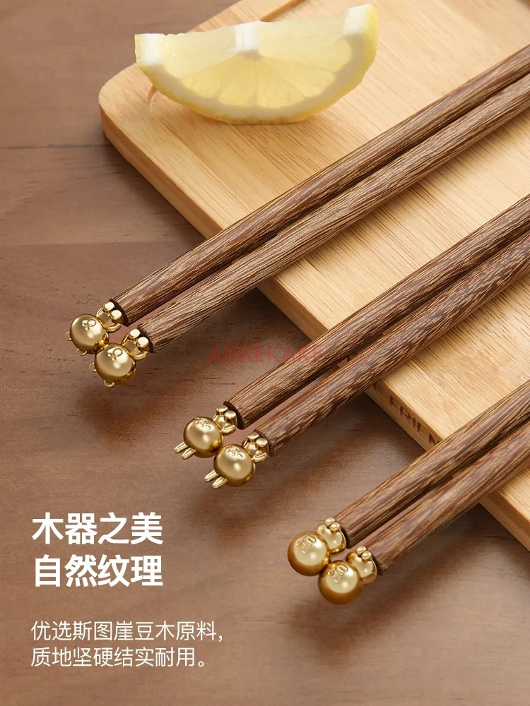 عيدان تناول الطعام الخشبية اللطيفة الكرتونية، صحية وصديقة للبيئة