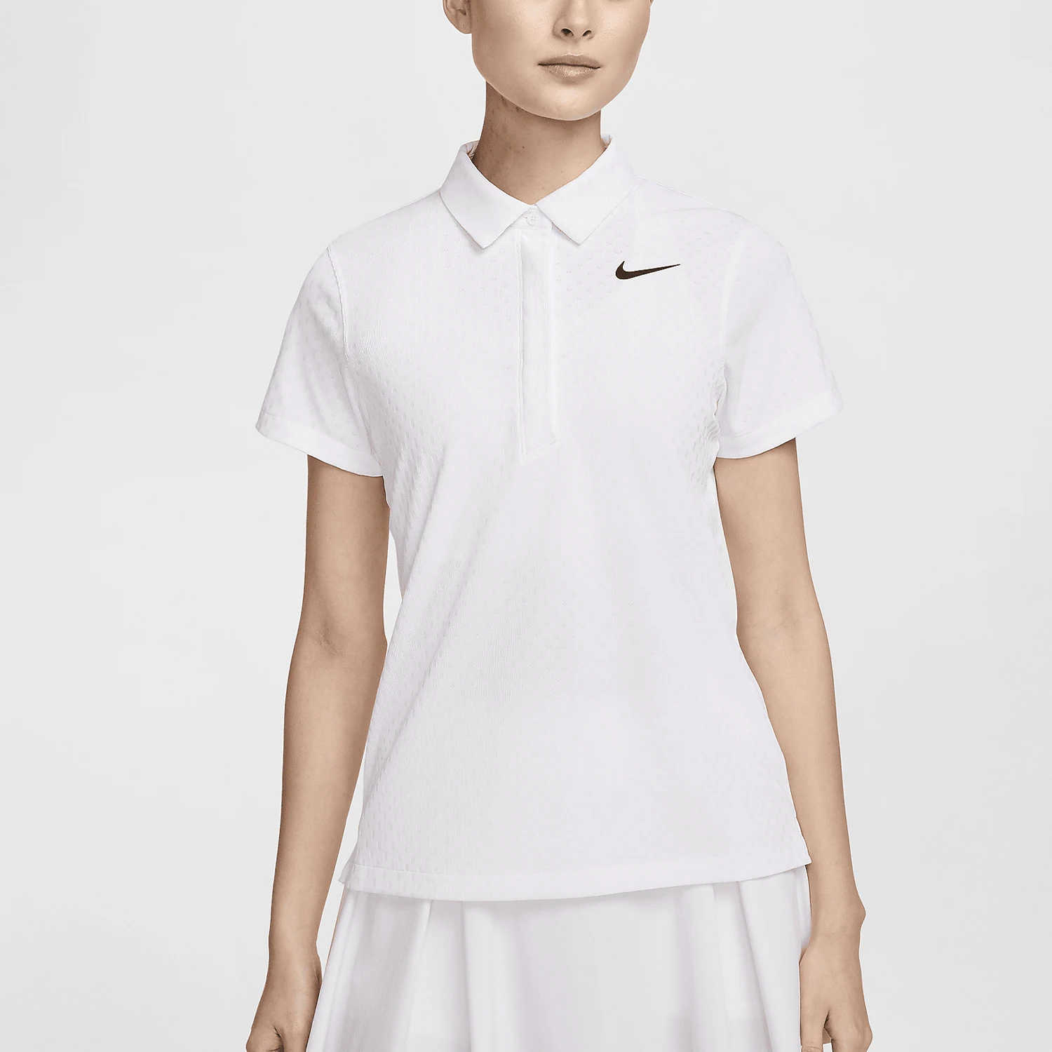 

Оригинальная женская дышащая спортивная футболка Nike с короткими рукавами и воротником для гольфа FD5496-100