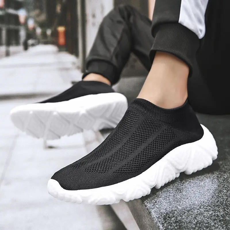 Spring and Summer New Men's Soft Sole Casual Shoes Versatile Sports Breathable Socks Shoes