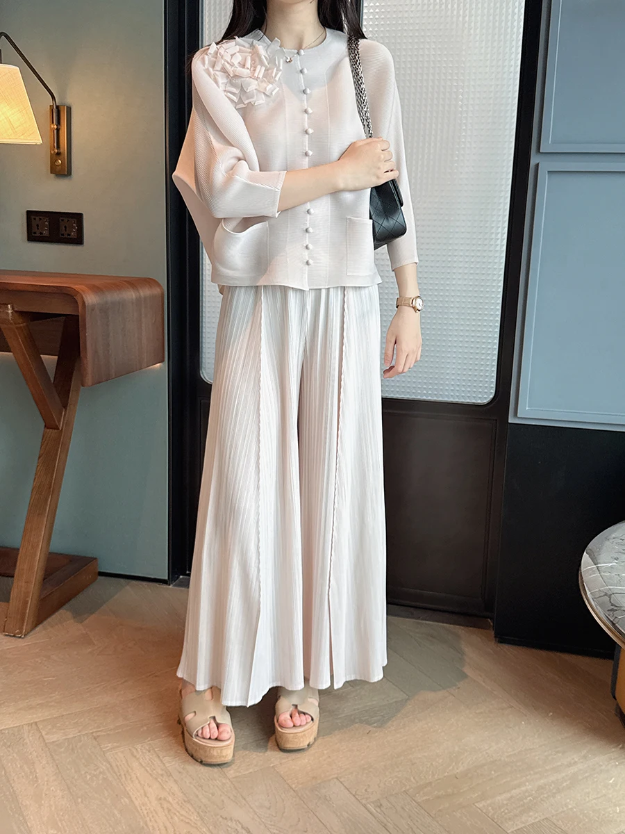 Chic Chinese Style Pleated 3-Home 3D Shoulder Flower Light Color Intellectual Set Women's Fashion Spring Summer Two-Piece Suit