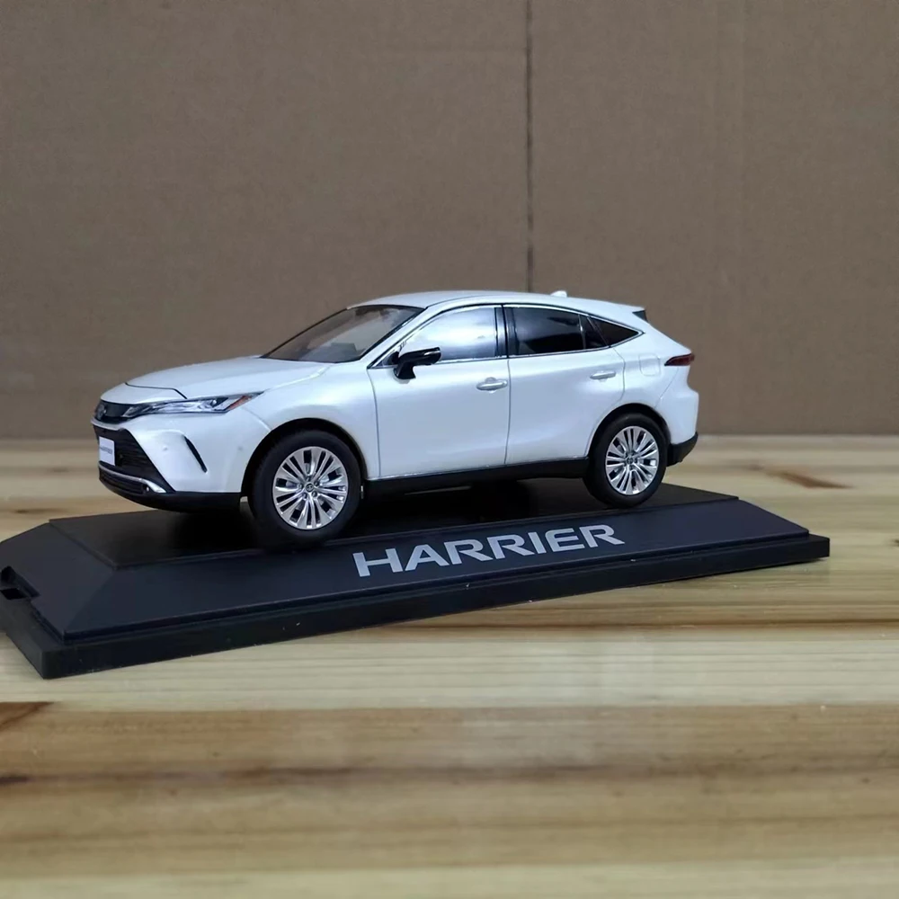 Wrong Box Die-casting 1:30 Scale Toyota Harrier 80 Series 4th Generation Simulation Alloy Model Home Decoration Metal Ornaments