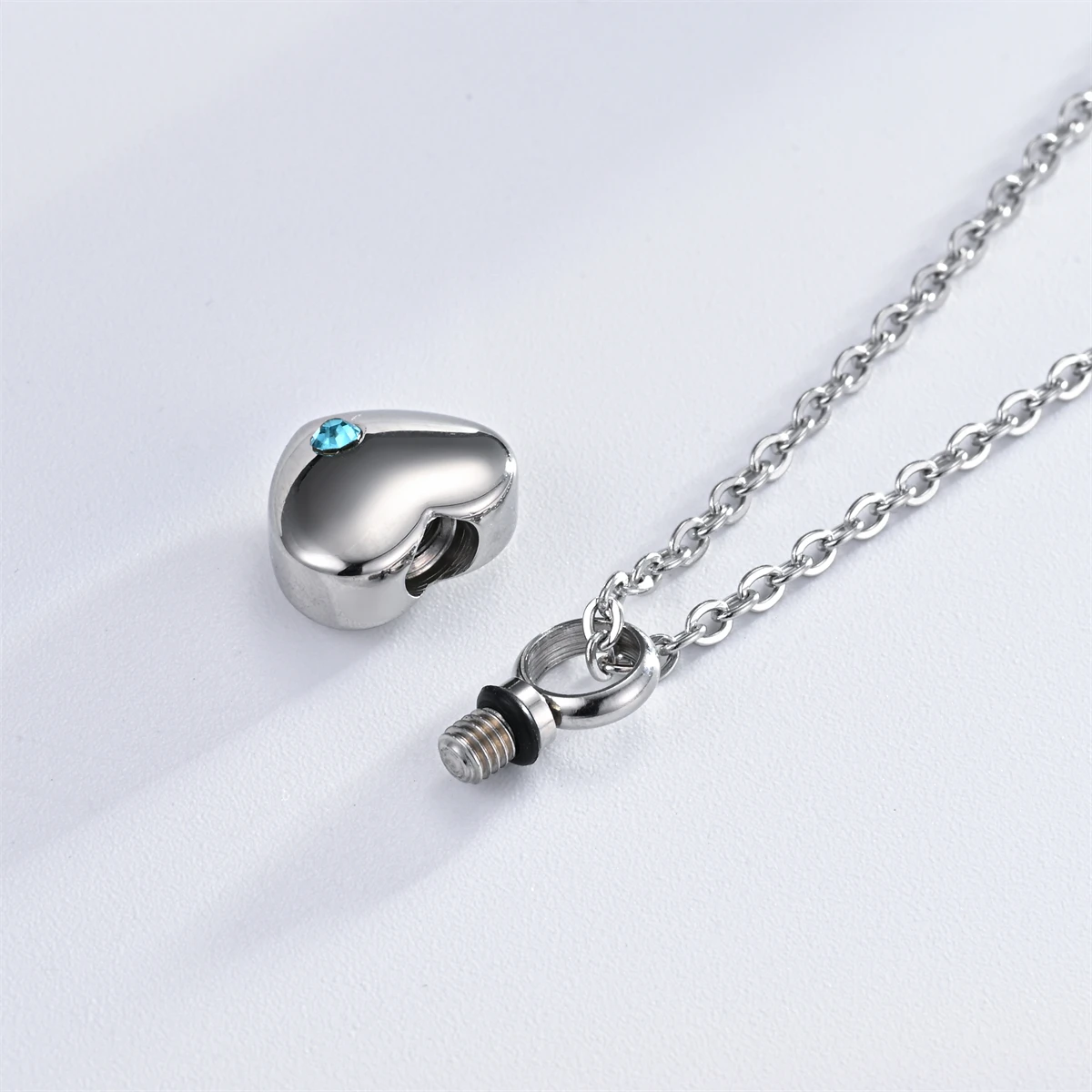 New Stainless Steel Small Heart Shaped Memorial Ash Urn Necklace with Cubic Zircon for Pet Human Ashes Fashion Jewelry Wholesale