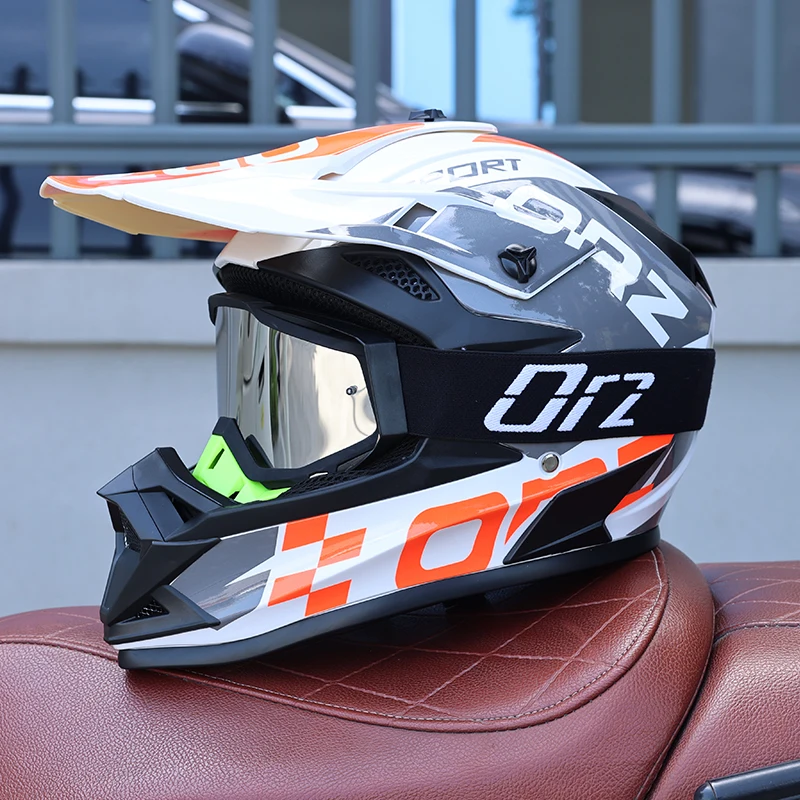 daytona carbon fiber skull cap motorcycle helmet D.O.T. Daytona Skull Cap W/O Visor- Grey Carbon Fiber 3XL