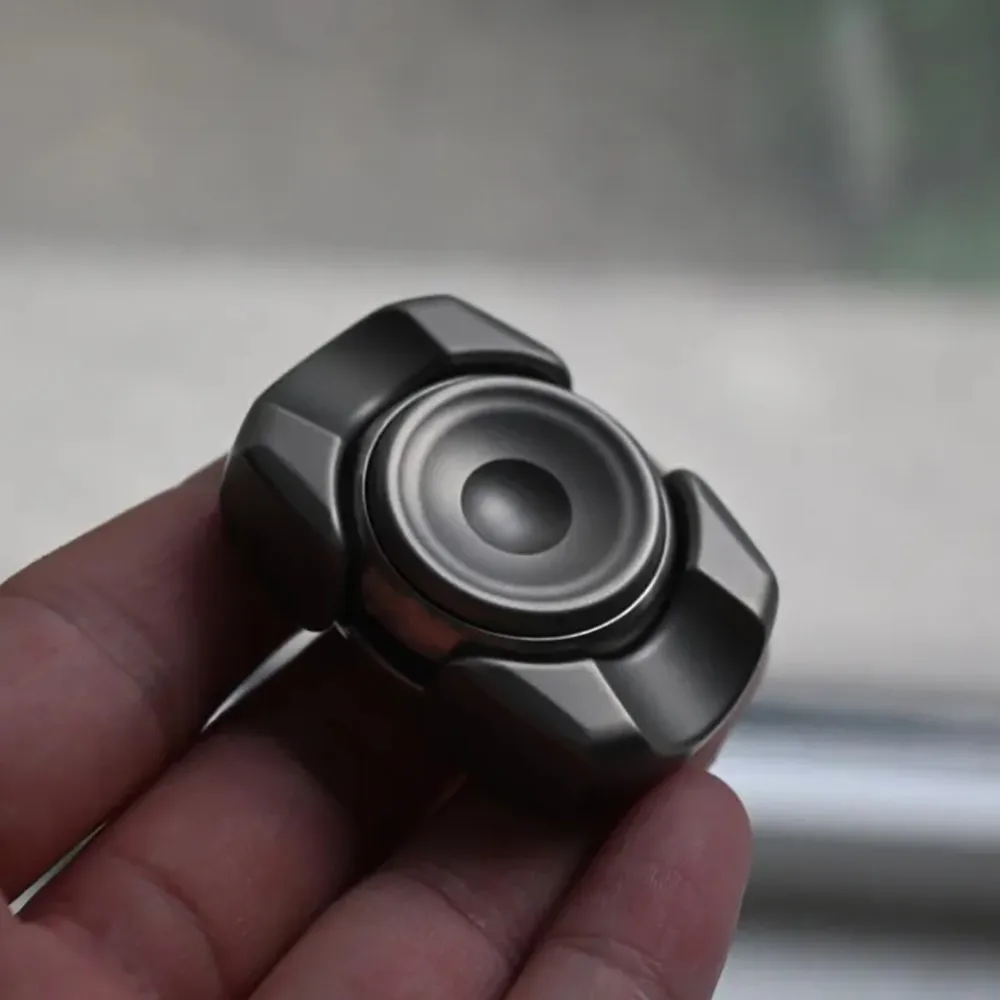 Blacktopworks Mud Fidget Spinner Zwei-Blatt-Fidget-Spinner, Handhabungsgefühl, Anti-Stress-Fidgeting-Spinner für Erwachsene