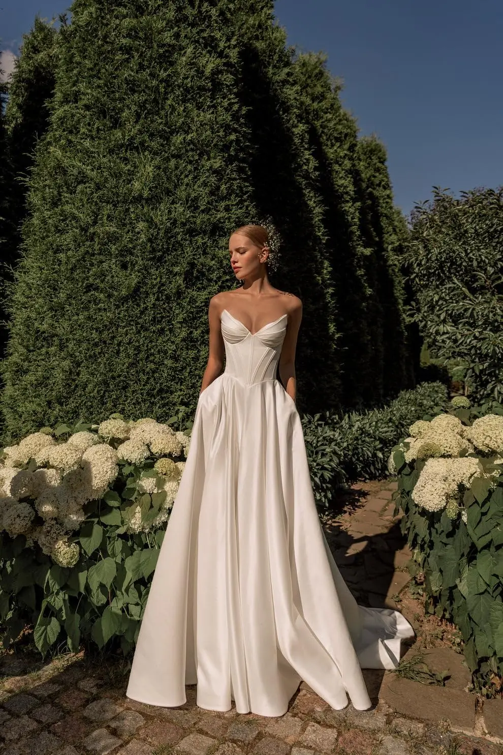 

Атласное свадебное платье без бретелек с корсетом со шлейфом, свадебное платье с карманами, длинное плиссированное свадебное платье для невесты