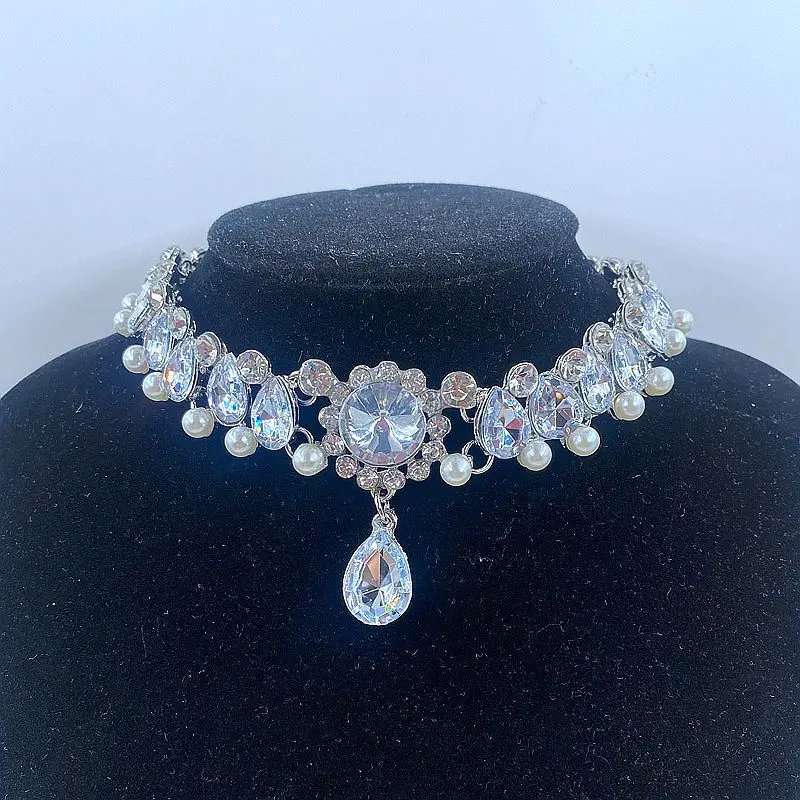 

metal set diamond pearl crystal necklace