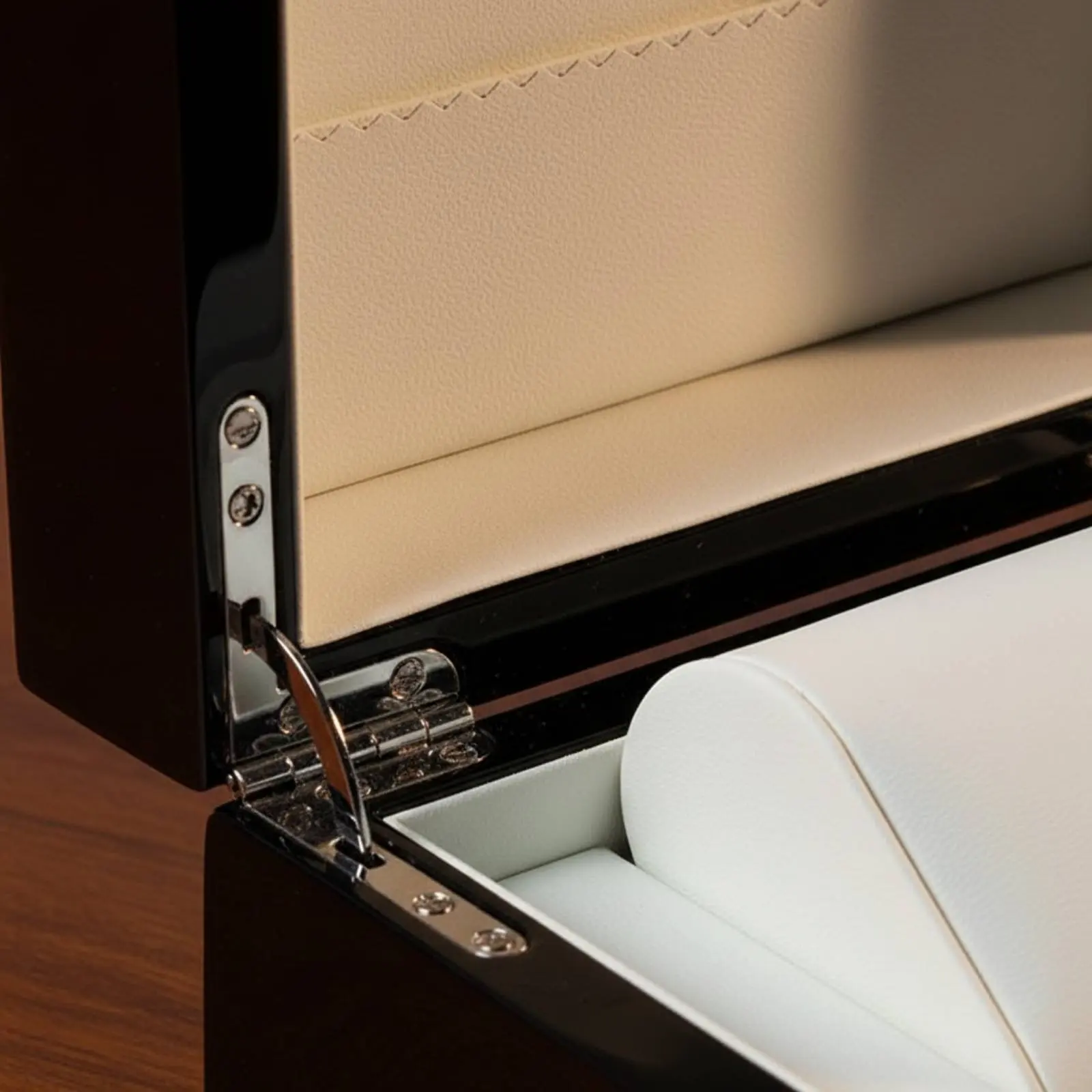 Wooden Watch Gift Box High-Gloss Varnish Finish Lacquered Wood Watch Box Accessory Organizer Shielded Interior for Men