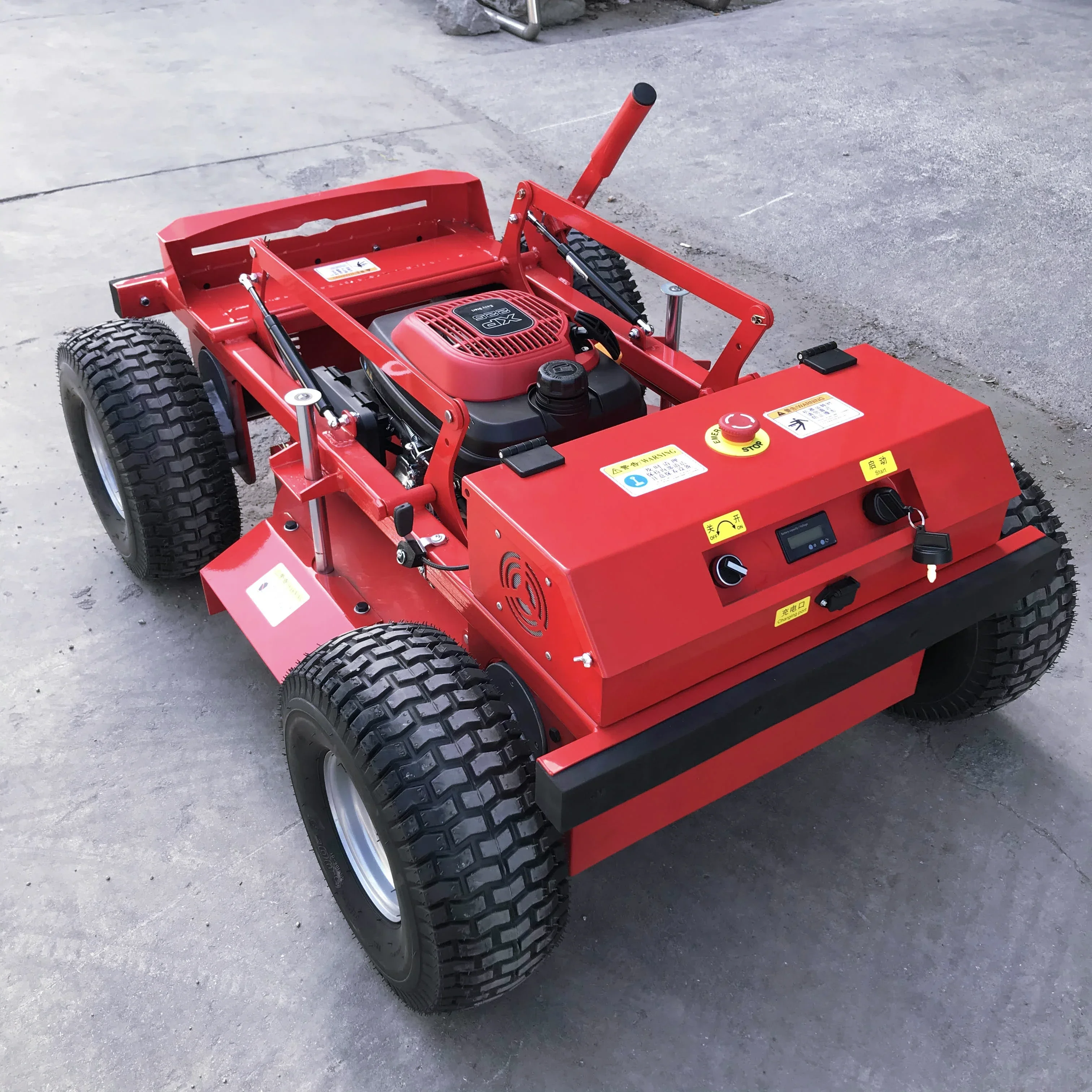 Tondeuse à gazon électrique télécommandée à 4 roues, Machine de découpe de mauvaises herbes robotique 4WD