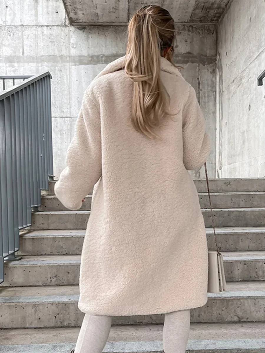 Cappotto lungo peloso Sve con risvolti Capispalla di media lunghezza Street Sle Chiusura con bottoni Vestibilità ampia oversize decorata