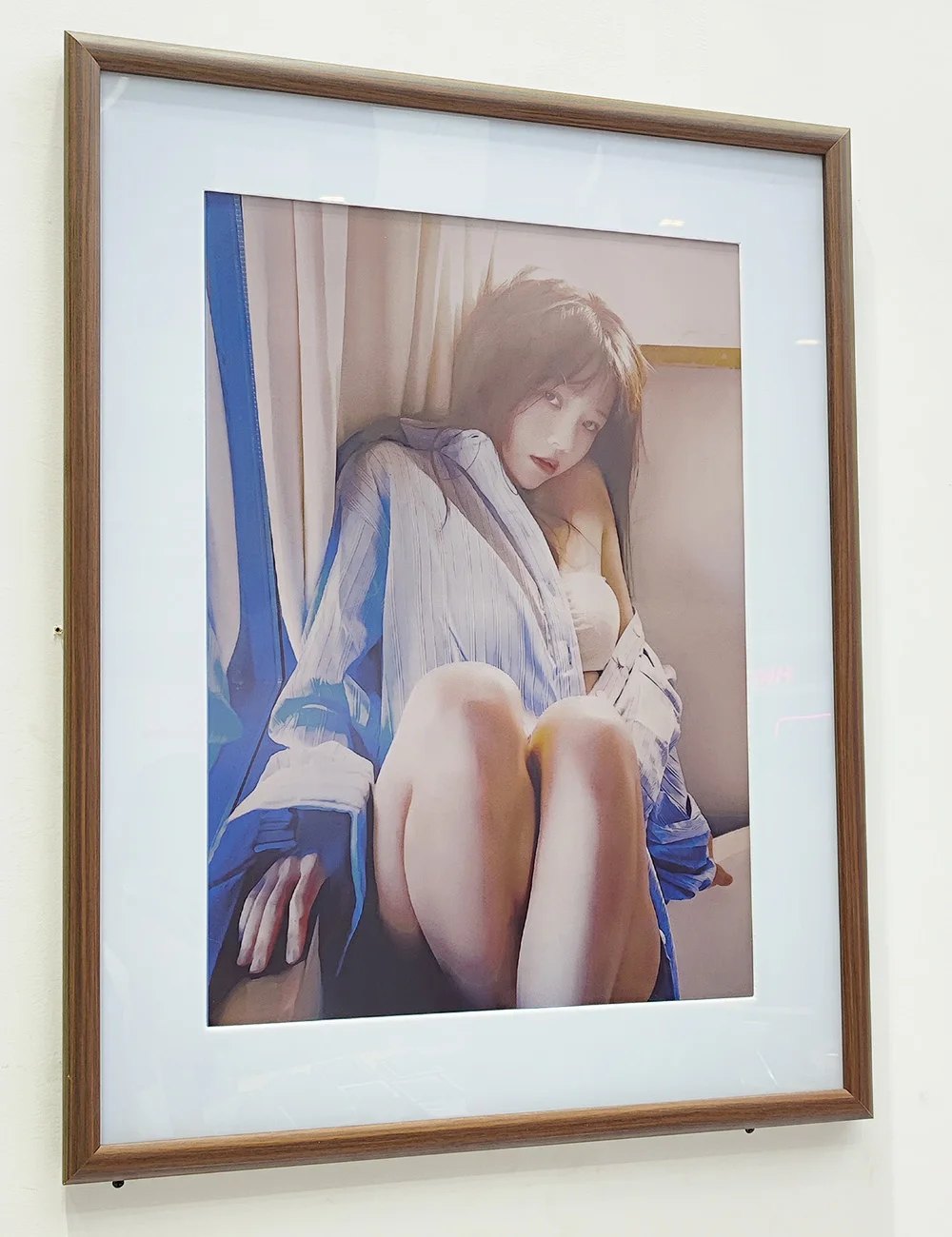 Cadre photo numérique WiFi avec écran d'encre de 13,3 pouces, cadre photo numérique intelligent Cloud montable au mur