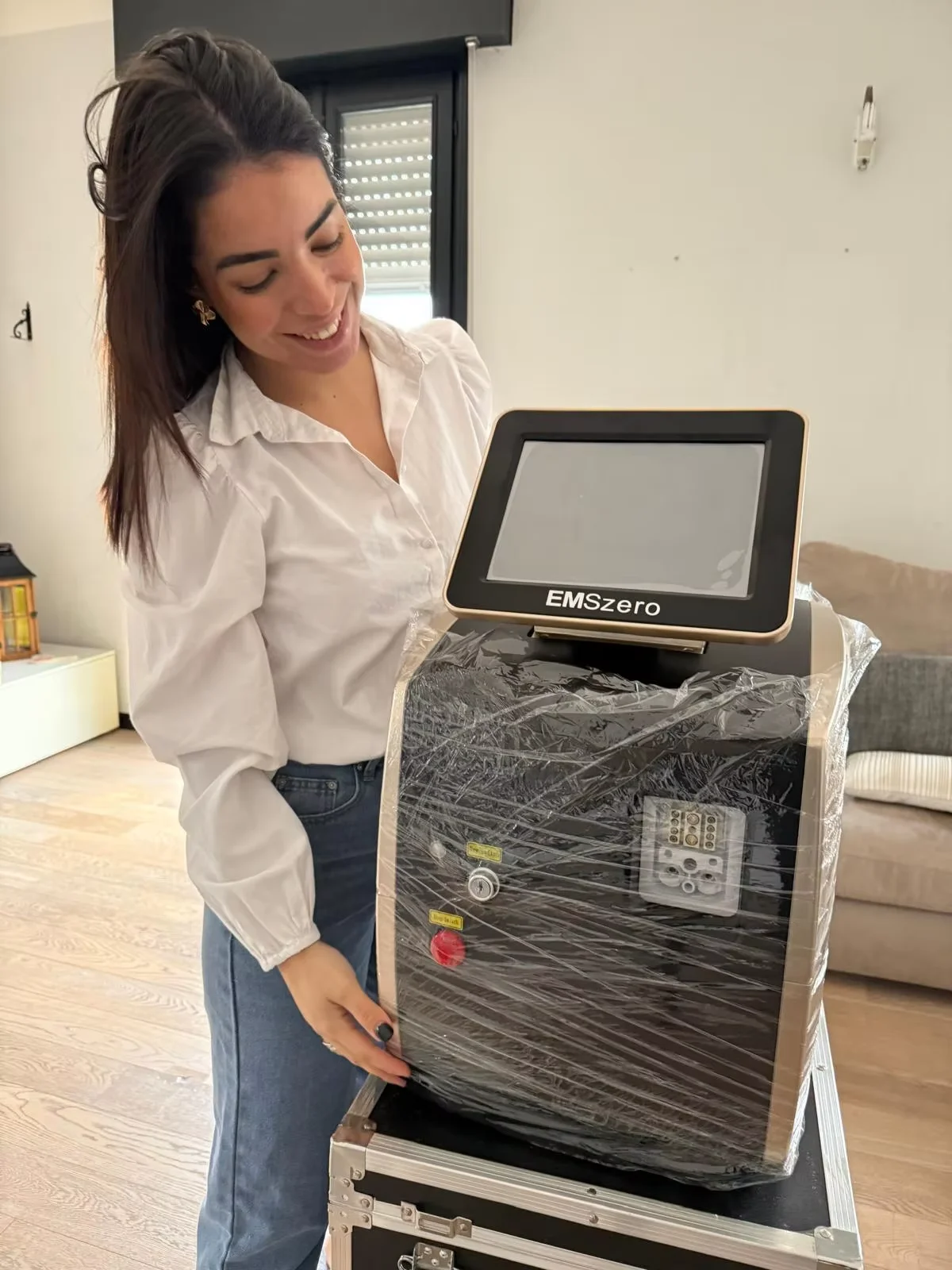 

808nm Diode Laser Hair Removal Device Large Spot Size Ice Cooling Fast Hair Removal Machine for Professional Salon