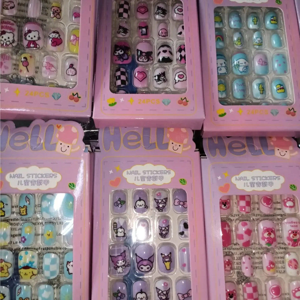 24 Uds. De uñas postizas cuadradas cortas de Hello Kitty para niños, accesorios Sanrio Y2K Kawaii, uñas postizas de dibujos animados, arte de manicura desmontable