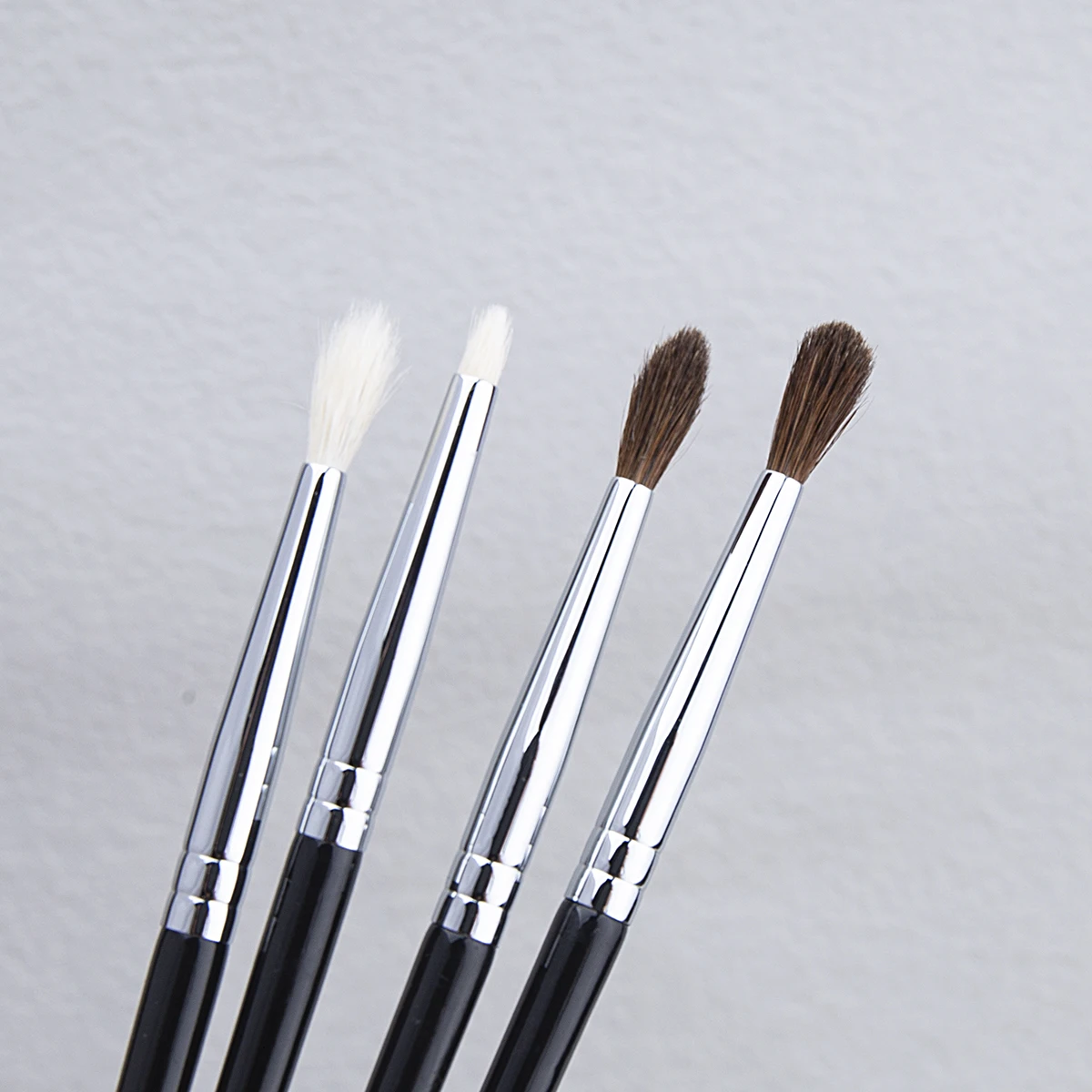 อายแชโดว์ที่แม่นยํา Smudge Smoky Liner แปรงแต่งหน้าผมแพะธรรมชาติ Pointed Crease Brush แปรงอายแชโดว์รายละเอียดเรียว