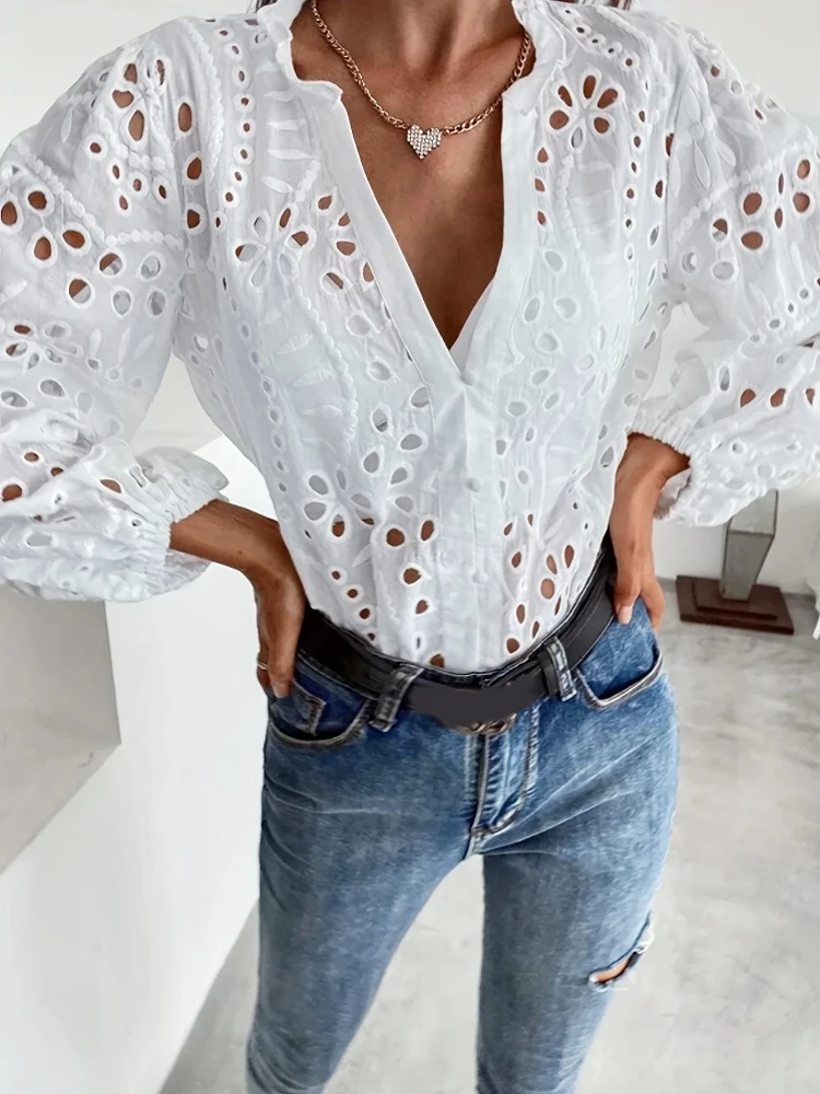 Camisa de encaje calada de manga larga con cuello en V para mujer, blusa con volantes y cuello levantado para oficina, Top holgado y elegante de Color sólido