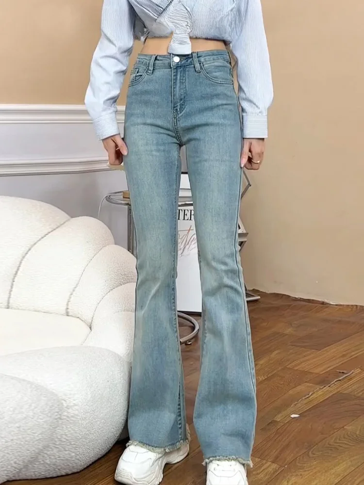 

Женские джинсы-клеш с высокой талией, весна-лето 2024, новые, эластичные, утягивающие, маленькие размеры, с рваными краями, расклешенные брюки