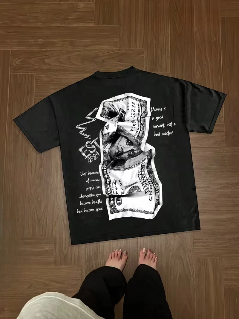 New for 2026: Printed crew-neck T-shirts, '90s-inspired cropped tops, Y2K “grunge” style, and 2000s-inspired tops—unisex