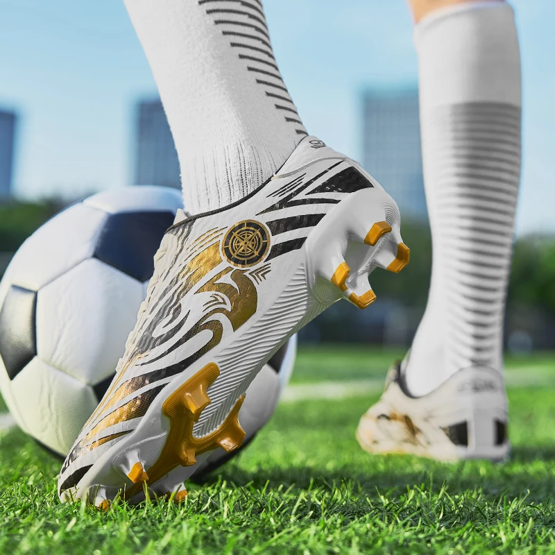 

Low Cut Men Football Shoes Professional Fast TF/FG Turf Top Quality Soccer Shoes Non Slip Resistant Society Football Field Boots