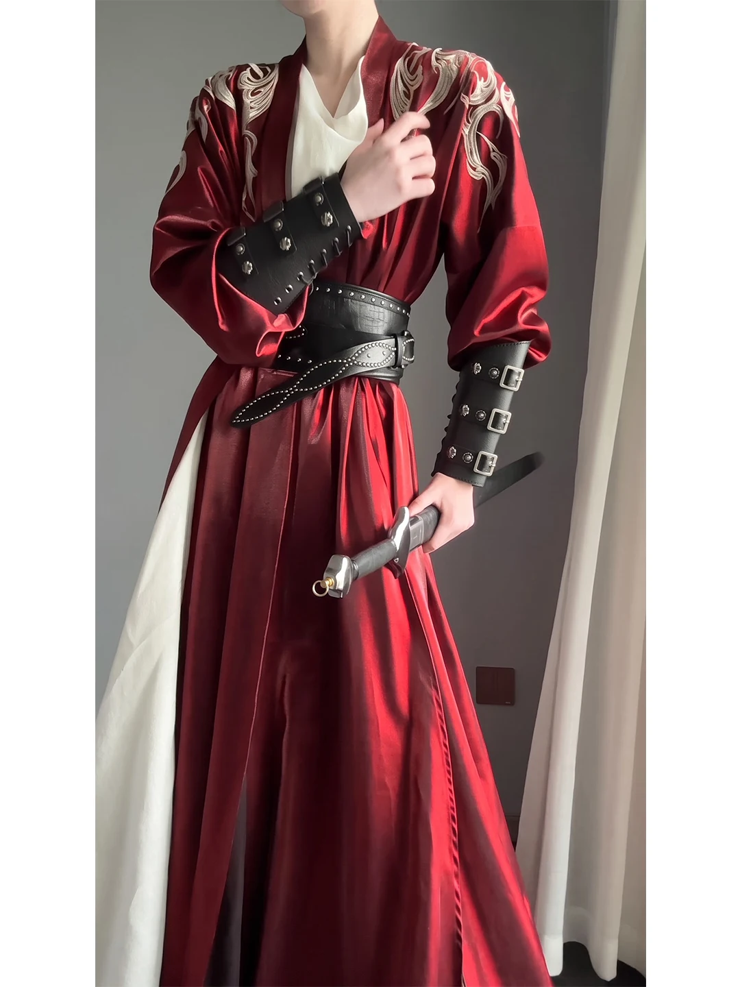 Red Versatile Martial Arts Film And TV Cosplay Hanfu Set for Men And Women Suitable for All Seasons Traditional Chinese Costume