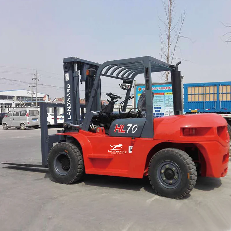 Stacking Tool Wholesale 3000KG High Power Forklift 4WD Mini Handling Car 25HP Small Diesel Forklift EPA/Euro 5 Engine Customized