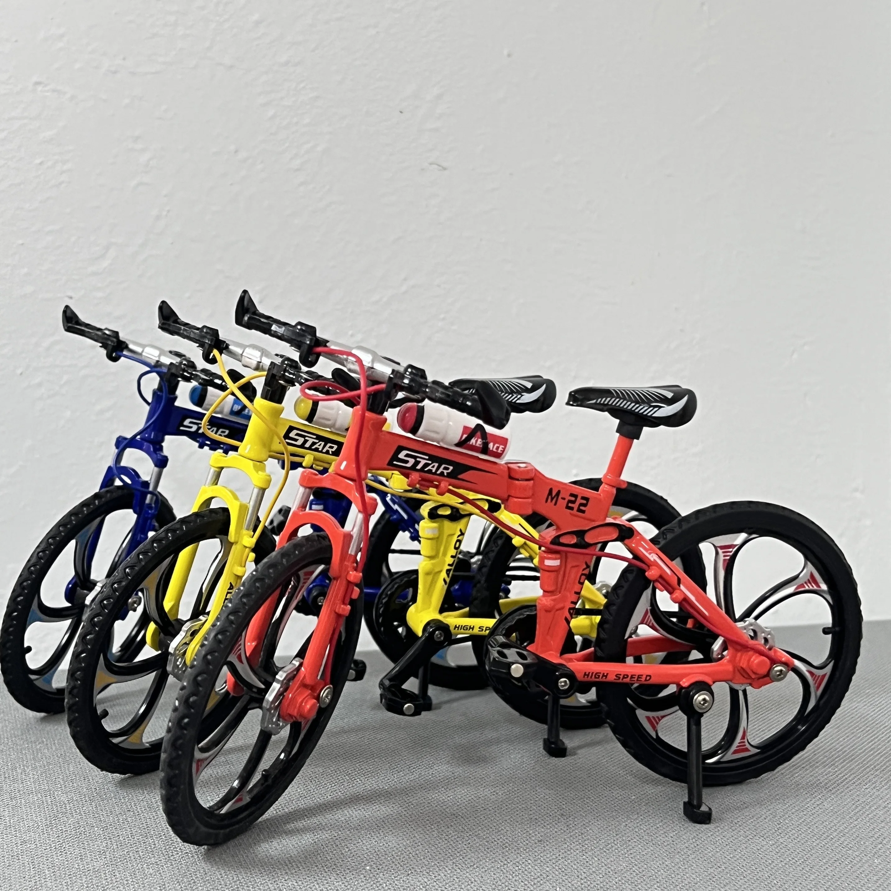 

1:8 Mini Model Alloy Bicycle Diecast Metal Adult Finger Mountain Bike Toy Die-cast Simulation Collection Gifts Kids Toys