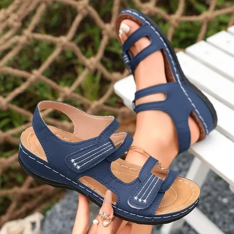 2026 Neue Sommer Damen Rundzehen-Keilsandalen Modische Designer Bequeme Leichte Lässige Plateau-Sandalen