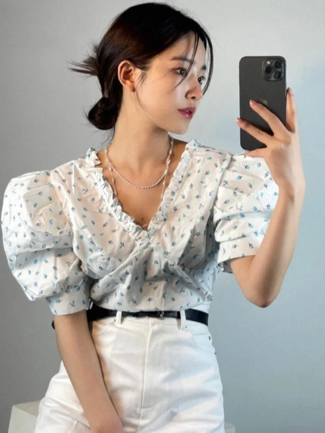 유행 신선한 꽃 레이스 캡 슬리브 v 넥 쇼 어깨 슬리밍 버블 슬리브 탑 여성 프랑스 스타일 반팔 셔츠