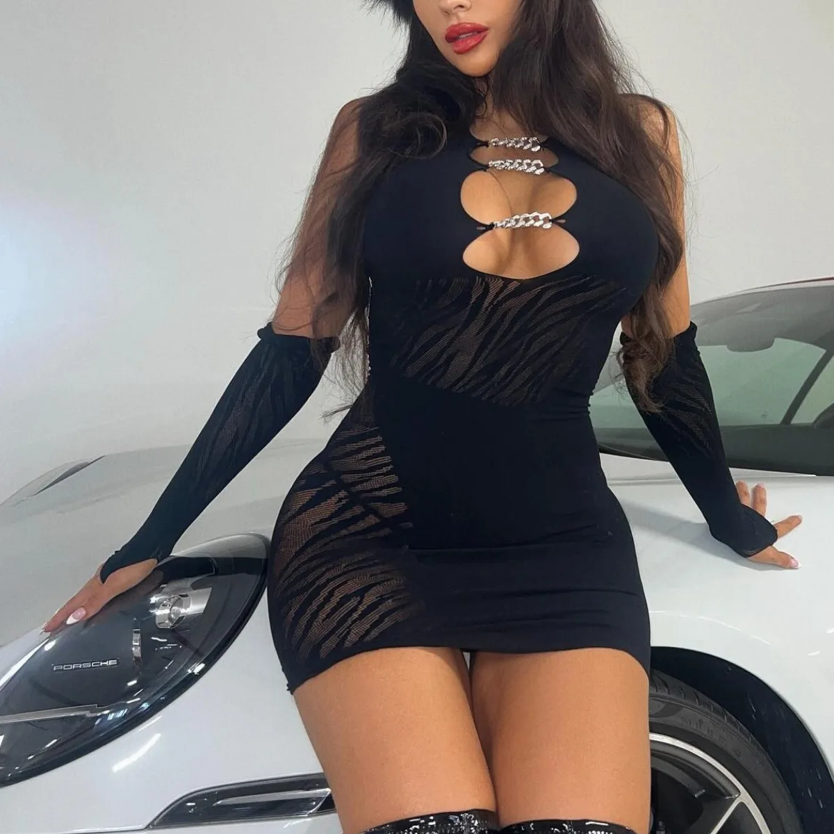 Conjunto de 3 piezas para mujer, minivestido ajustado con cuello Halter y cadena de Metal transparente, Tanga y par de mangas
