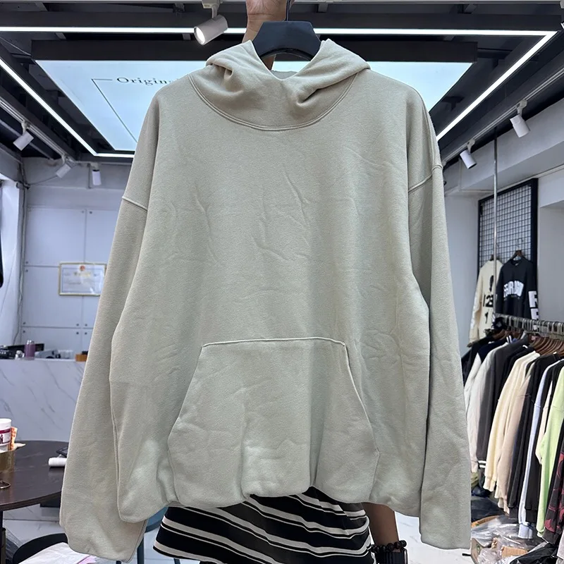 Double-collar hoodie with lantern sleeve profile