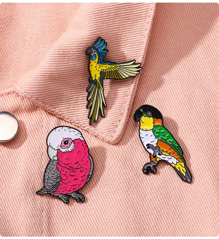 New bird animal brooch bird cartoon badge parrot toucan chest badge clothing decoration children's accessories