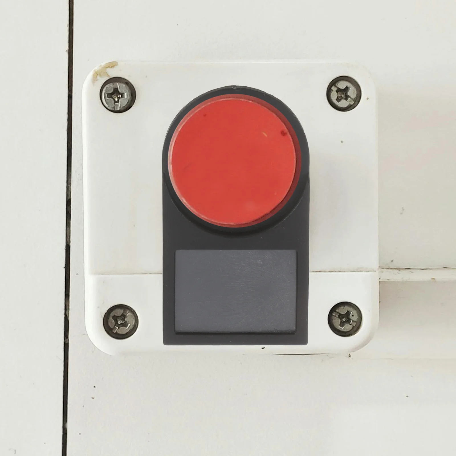 

50pcs Switch Label Boards Plastic Sign Board For Electronics Machinery Instruments Compact Durable Push Button Lighted Sign Box