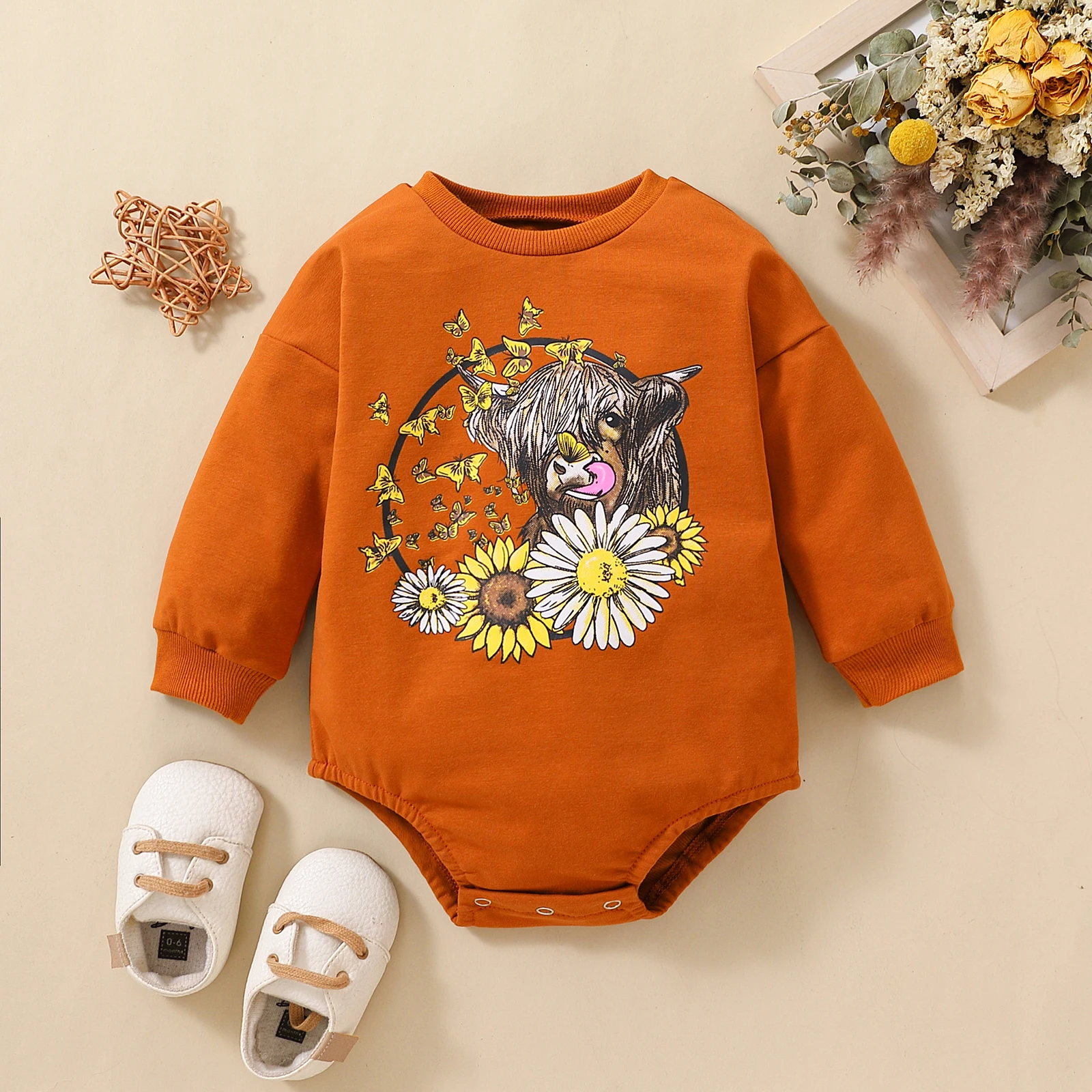 

Autumn/Winter Newborn Clothes Boys & Girls Brown Cartoon Cowhead Daisy Long Sleeved Sweetheart Romper