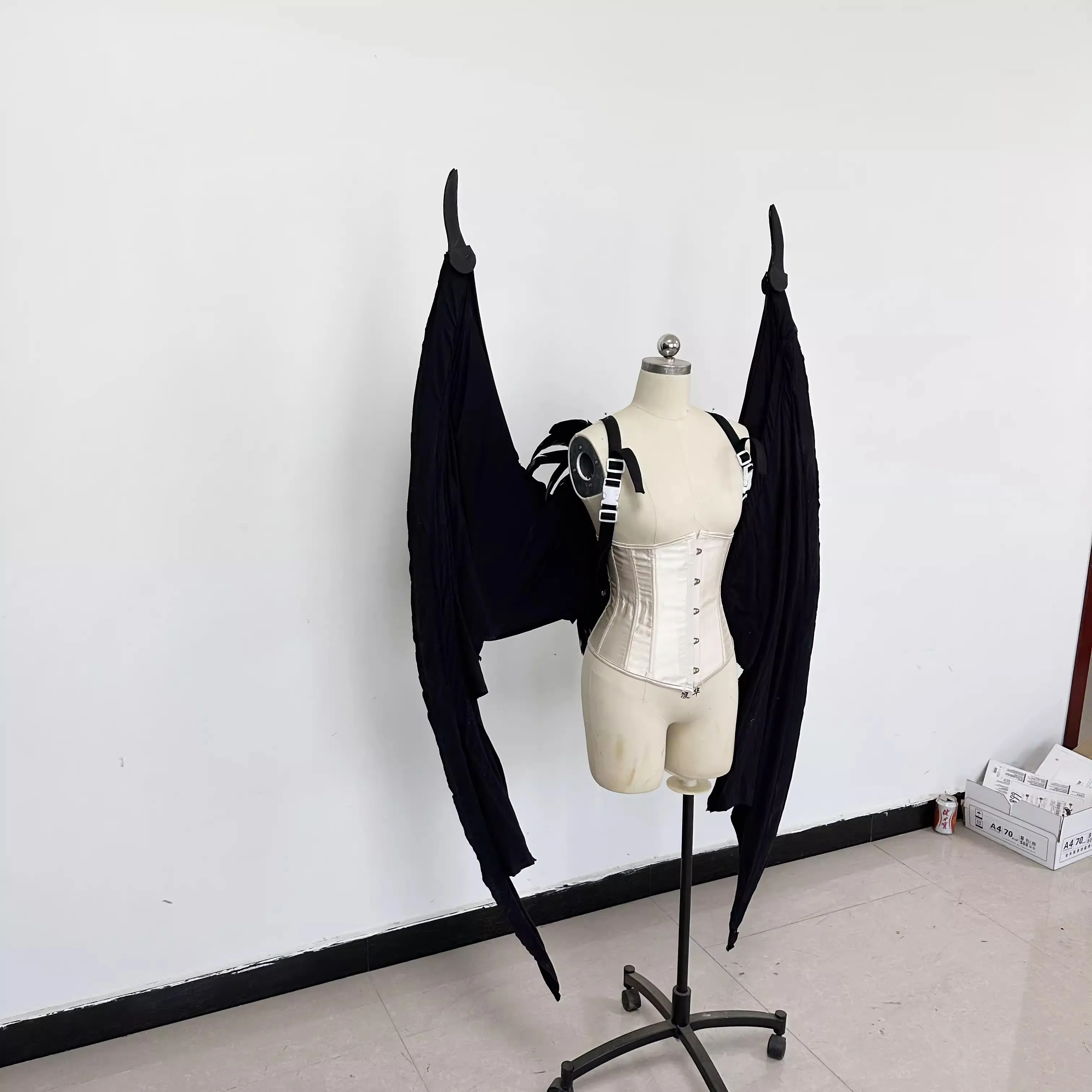 Halloween Comic Exhibition Cosplay Black Demon Bat Wings Electric Mechanical Telescopic Remote Control Angel Wings Prop