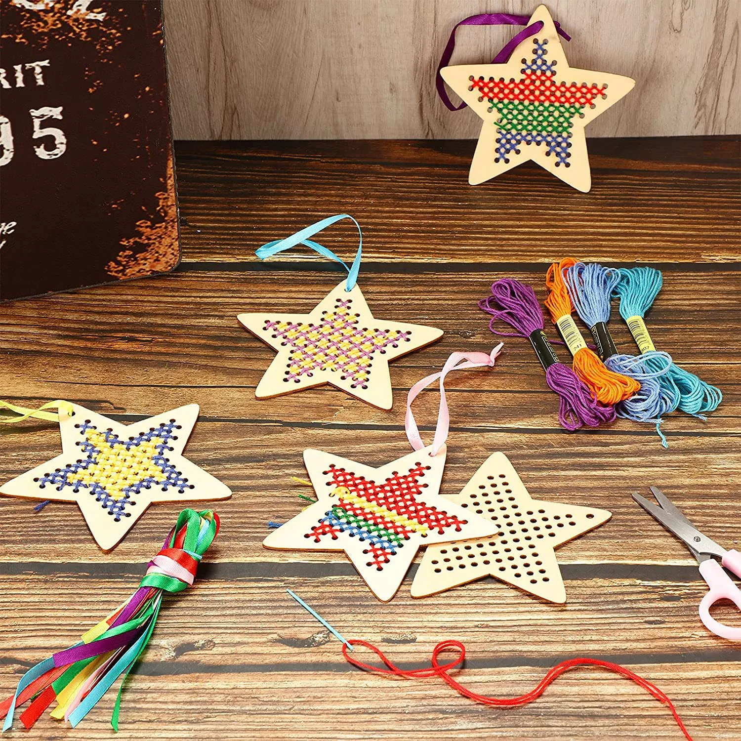 4pcs Wooden Cross Embroidery Bookmark Star Set Hanging Wooden DIY Handmade Children\'s Painting Christmas Crafts