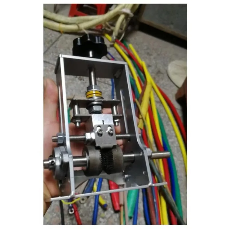 آلة تجريد قطع أسلاك الكابلات متعددة النواة آلة تجريد الأسلاك آلة تجريد الأسلاك كوبر #4