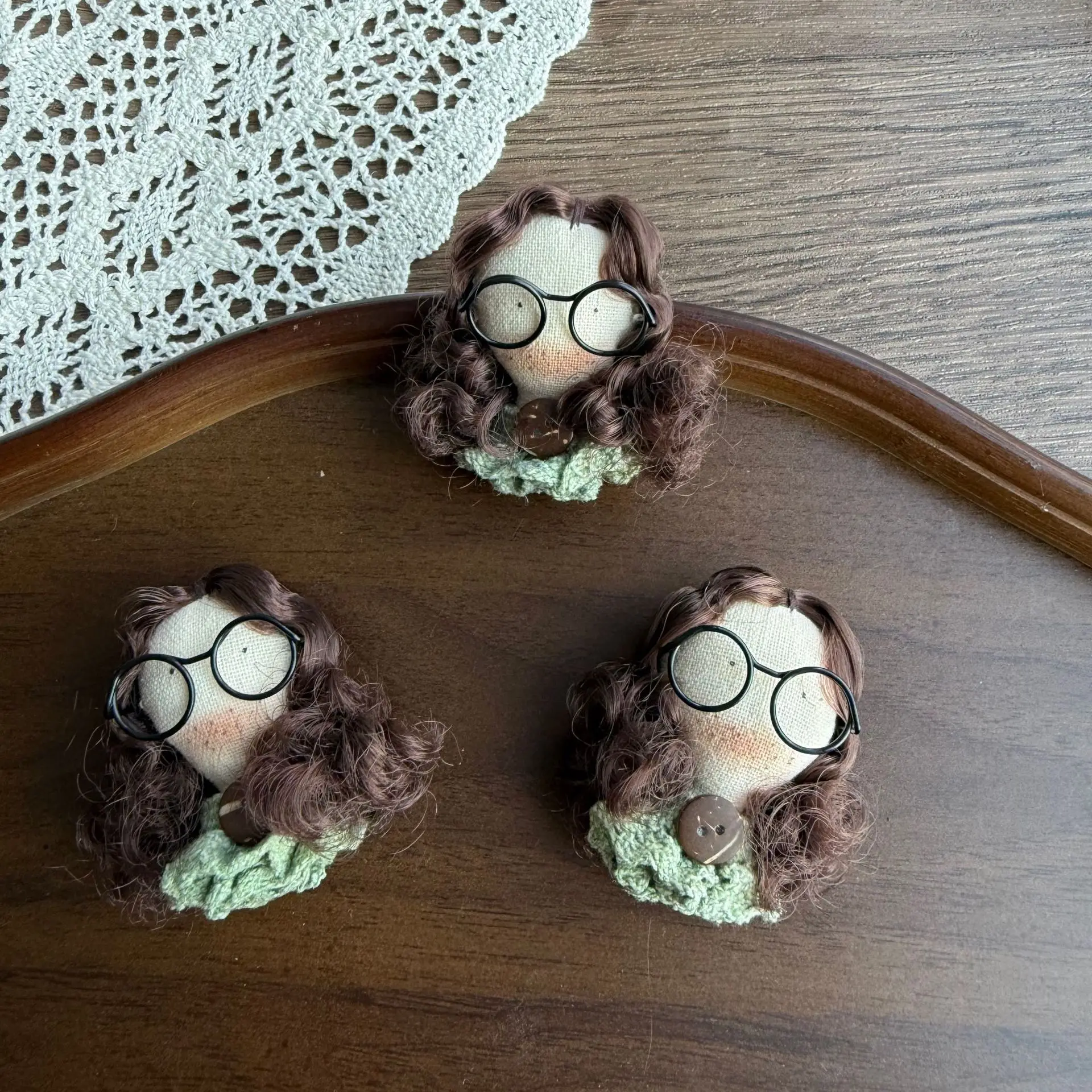 

Handmade Fabric Glasses Girl Brooch Pin Cute Cartoon Literary Retro Fresh Forest DIY Accessory for Bag Hat Scarf