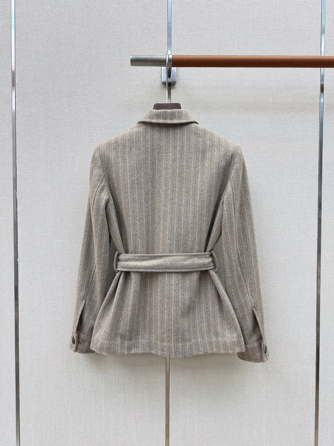 2026 Autumn Winter Four‑pocket Lapel Jacket, Custom Heavy‑weight Wool Herringbone Fabric, Unique Fashion Outfit